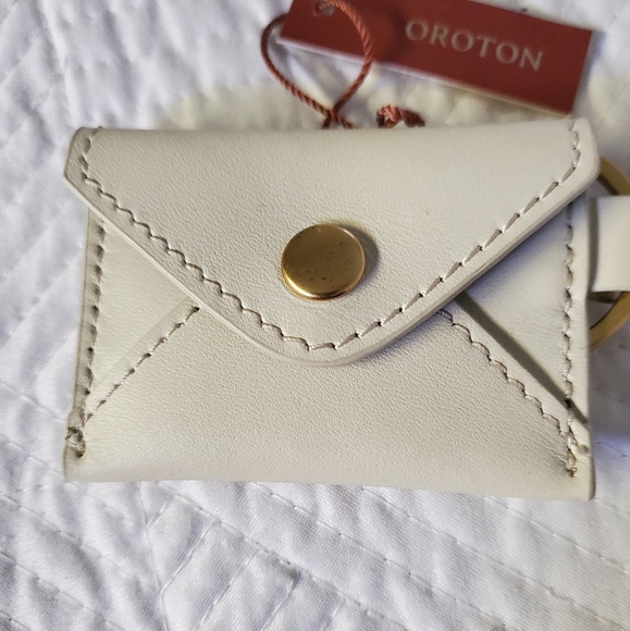 Oroton Keyring Cream NWT - Picture 3 of 4